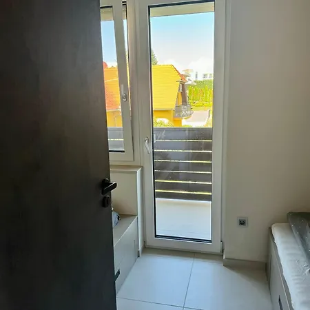 B32 Apartment *