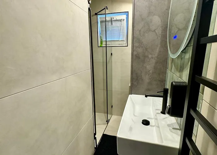 B32 Апартаменты *